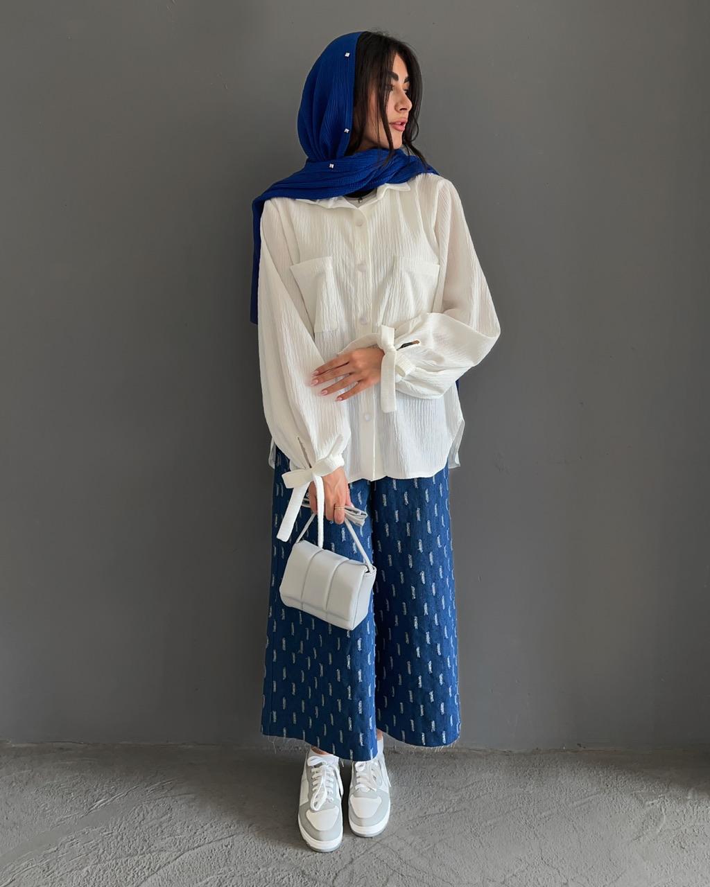 شومــیز آویـن